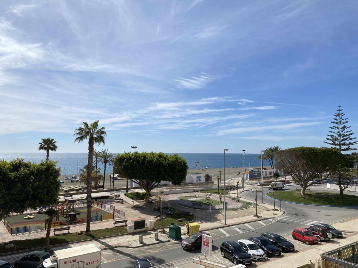 Apartamento 2 Habitaciones Frontal Al Mar 3 Torre Del Mar Luaran gambar
