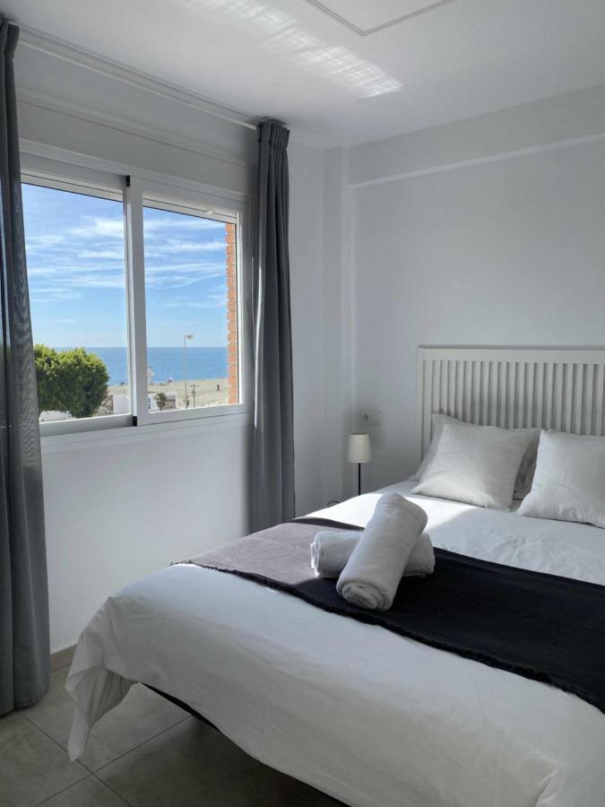 Apartamento 2 Habitaciones Frontal Al Mar 3 Torre Del Mar Luaran gambar